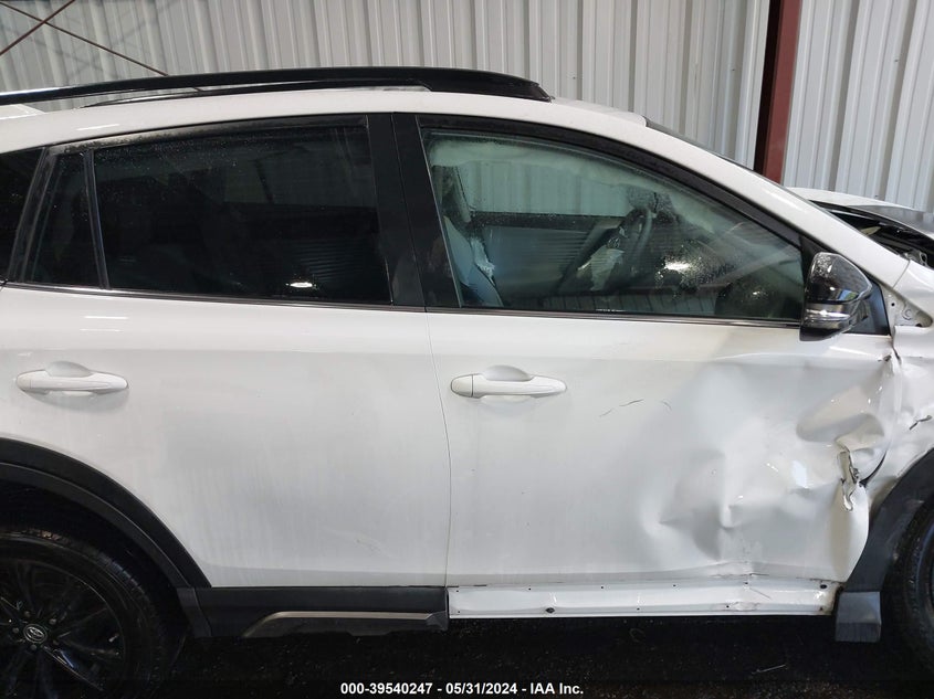 2018 TOYOTA RAV4 ADVENTURE/XLE - 2T3RFREV7JW702330