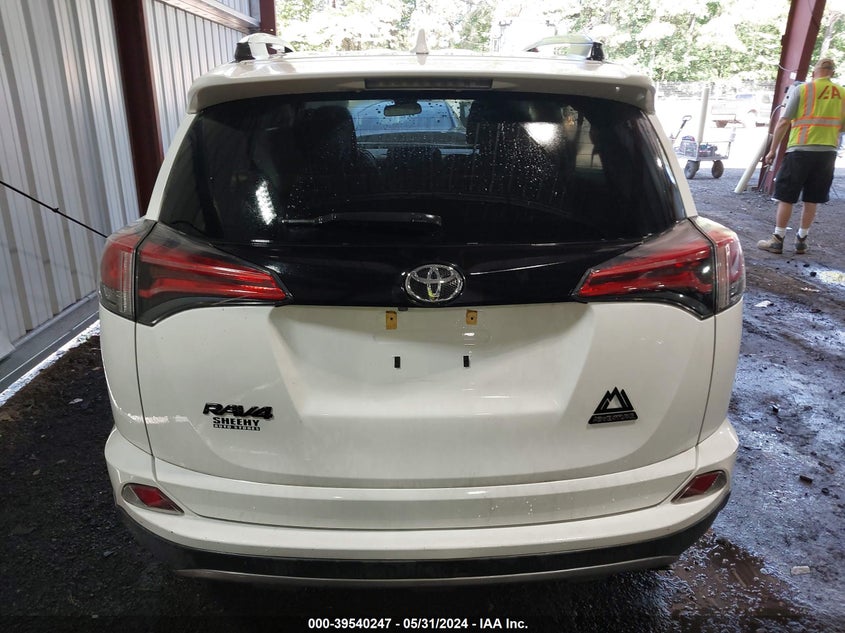 2018 TOYOTA RAV4 ADVENTURE/XLE - 2T3RFREV7JW702330