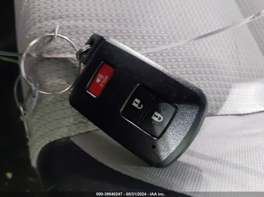 2018 TOYOTA RAV4 ADVENTURE/XLE - 2T3RFREV7JW702330