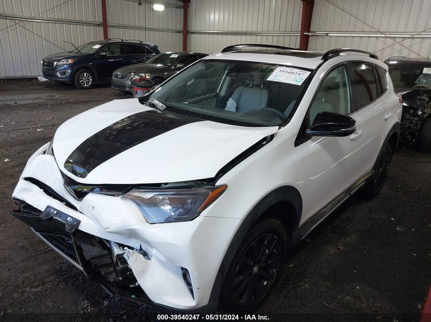 2018 TOYOTA RAV4 ADVENTURE/XLE - 2T3RFREV7JW702330