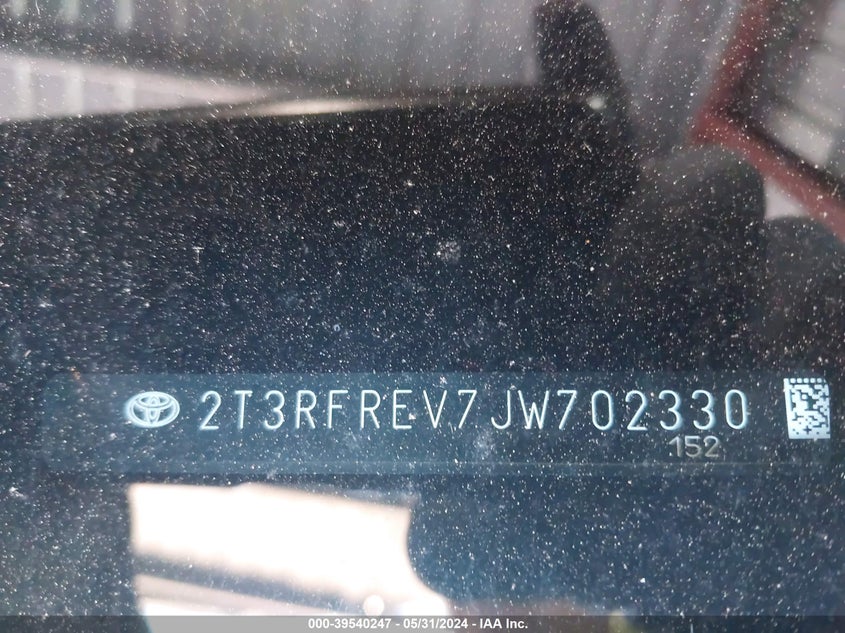 2018 TOYOTA RAV4 ADVENTURE/XLE - 2T3RFREV7JW702330