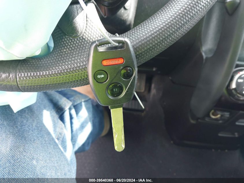 2005 Honda Cr-V Lx VIN: JHLRD685X5C017945 Lot: 39540368