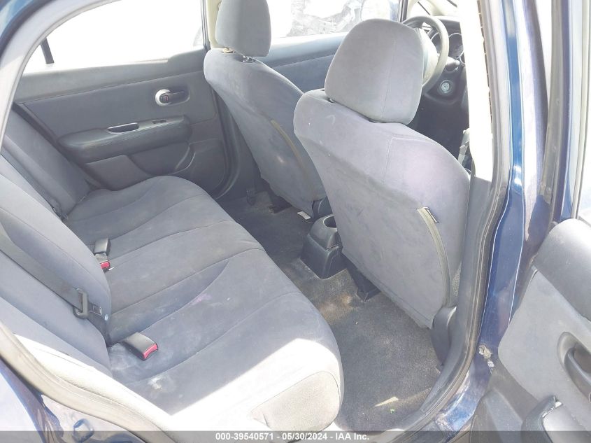 2009 Nissan Versa 1.8S VIN: 3N1BC11E29L401049 Lot: 39540571