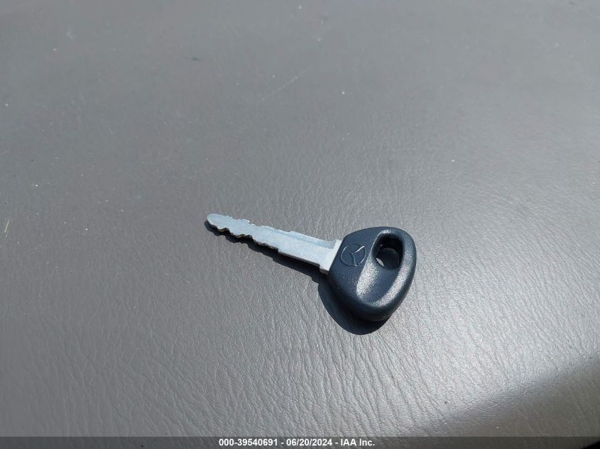 2003 Mazda Mpv Es/Lx/Lx-Sv VIN: JM3LW28J130375282 Lot: 39540691