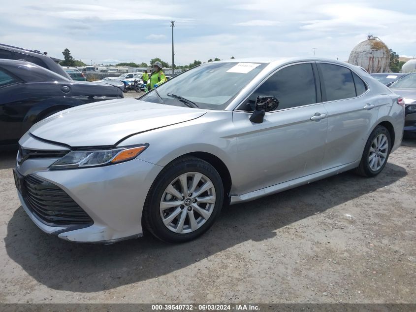 2019 Toyota Camry Le VIN: 4T1B11HK6KU825842 Lot: 39540732