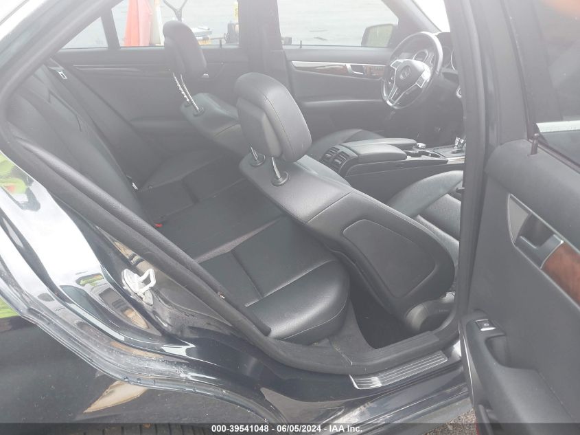 2012 Mercedes-Benz C 300 Luxury 4Matic/Sport 4Matic VIN: WDDGF8BB8CR205923 Lot: 39541048