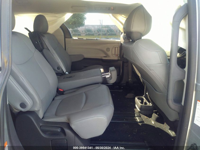 5TDYRKEC0NS125222 2022 Toyota Sienna Xle