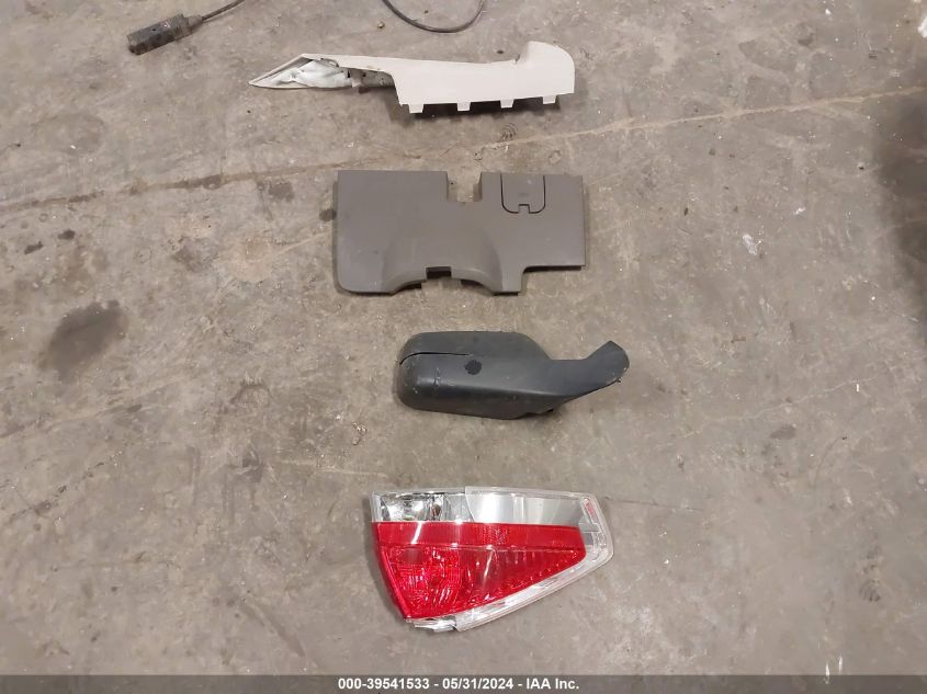 2008 Ford Focus Se/Ses VIN: 1FAHP35N78W196330 Lot: 39541533