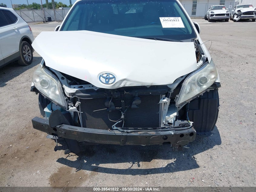 2017 Toyota Sienna Xle 8 Passenger VIN: 5TDYZ3DC0HS886229 Lot: 39541822