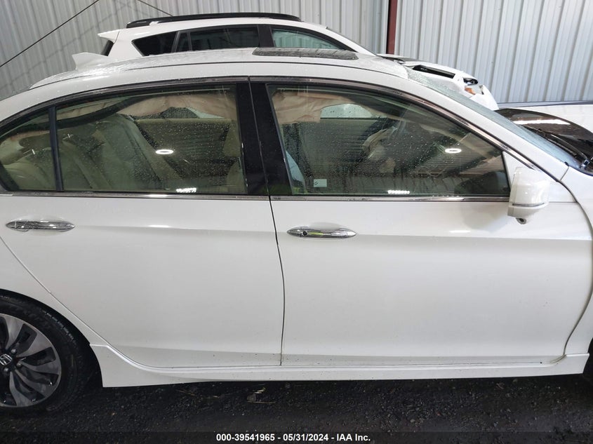 JHMCR6F76HC013371 2017 Honda Accord Hybrid Touring