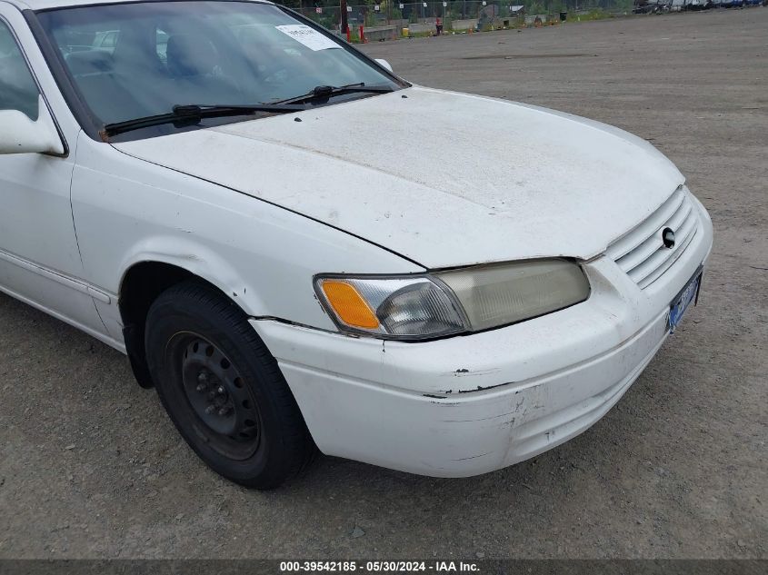 1999 Toyota Camry Le VIN: JT2BG22K6X0292822 Lot: 39542185