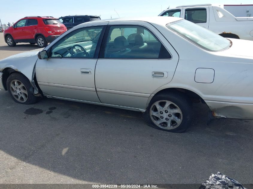 2000 Toyota Camry Le VIN: 4T1BG22K9YU694735 Lot: 39542239