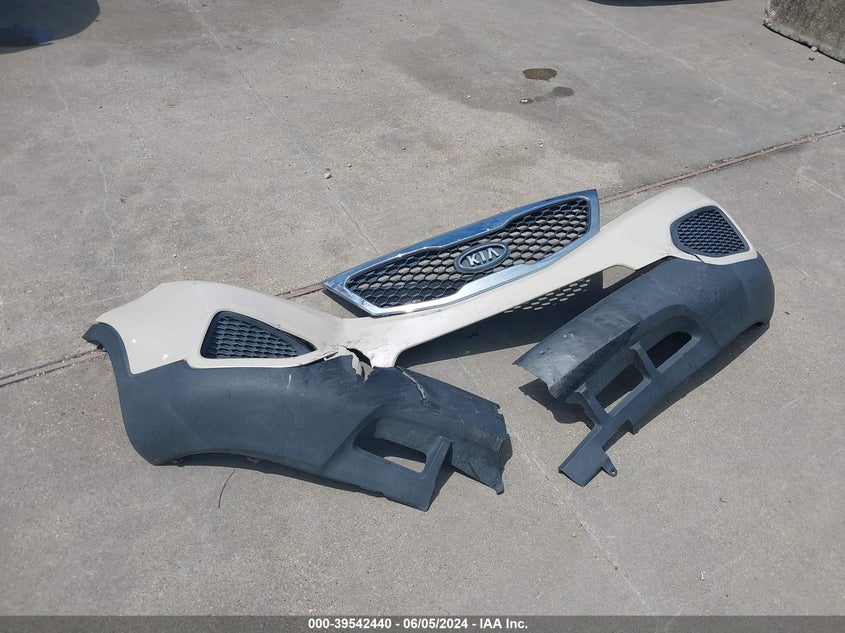 2011 Kia Sorento Lx V6 VIN: 5XYKT4A24BG085347 Lot: 39542440