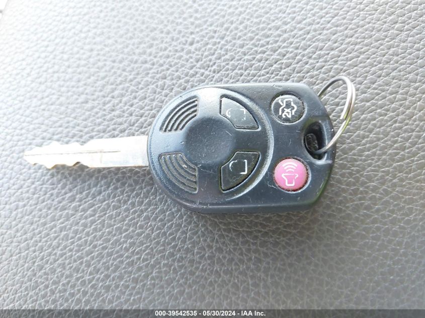 2011 Ford Expedition Xlt VIN: 1FMJU1H50BEF04077 Lot: 39542535