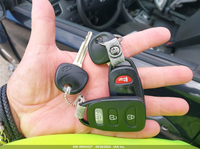 2013 Hyundai Elantra Gls VIN: 5NPDH4AE4DH289274 Lot: 39543227