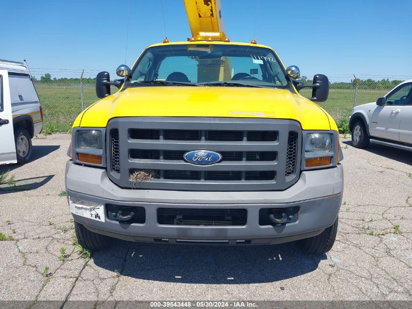 2005 Ford F550 Super Duty VIN: 1FDAF56P25EB37760 Lot: 39543448