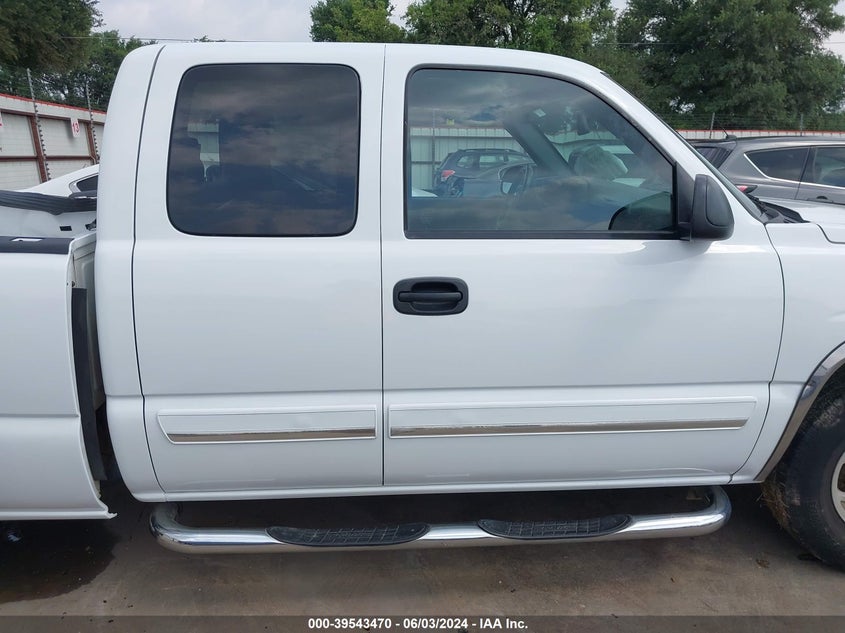2004 Chevrolet Silverado 1500 Ls VIN: 2GCEC19T941270726 Lot: 39543470