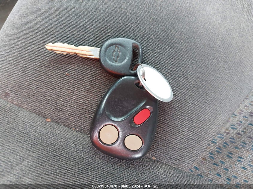 2004 Chevrolet Silverado 1500 Ls VIN: 2GCEC19T941270726 Lot: 39543470