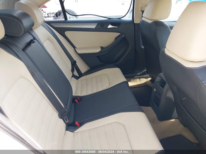 2012 Volkswagen Jetta 2.5L Sel Premium VIN: 3VWLX7AJXCM411395 Lot: 39543888