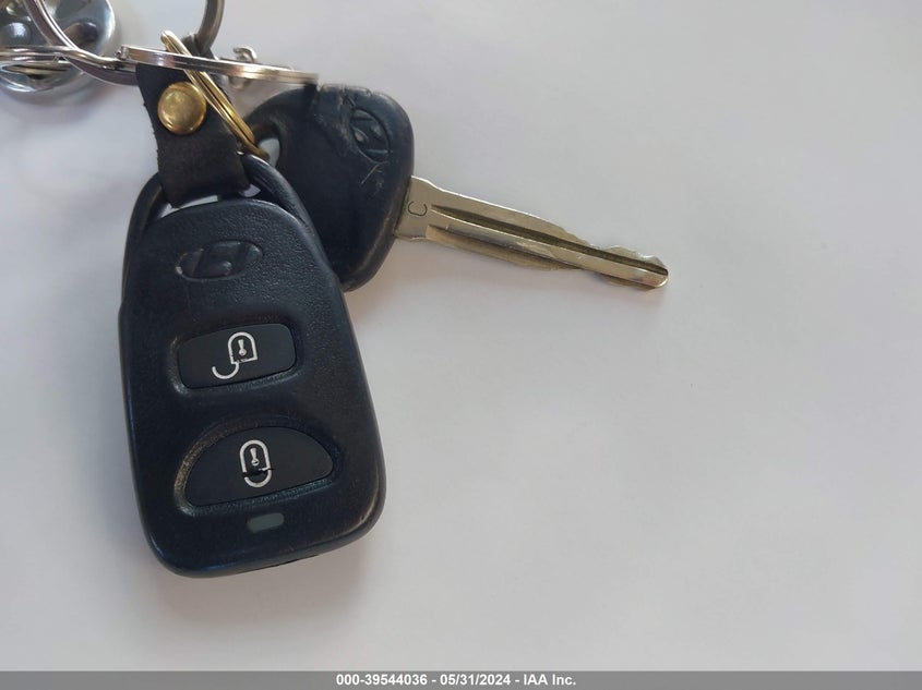 2007 Hyundai Santa Fe Gls VIN: 5NMSG73D27H068077 Lot: 39544036