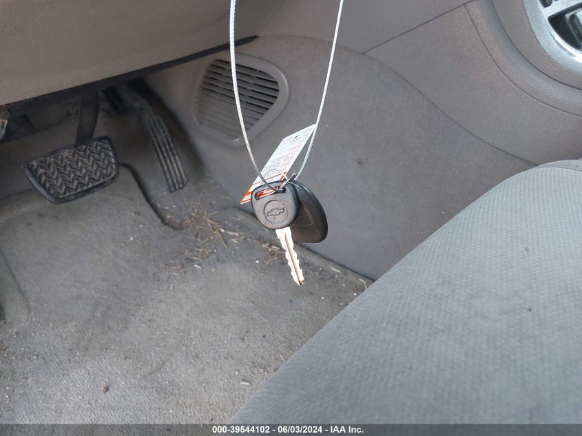 1GNKRHKD3GJ121016 2016 Chevrolet Traverse 2Lt