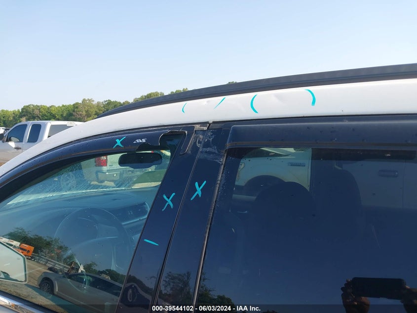 1GNKRHKD3GJ121016 2016 Chevrolet Traverse 2Lt