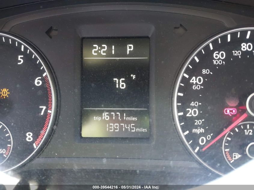 2015 Volkswagen Passat 1.8T S VIN: 1VWAT7A38FC071786 Lot: 39544216