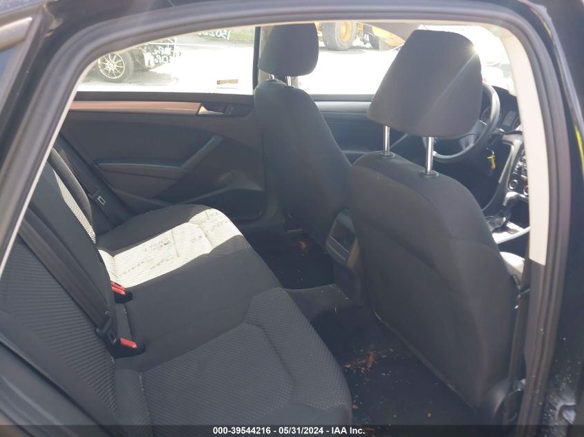 2015 Volkswagen Passat 1.8T S VIN: 1VWAT7A38FC071786 Lot: 39544216