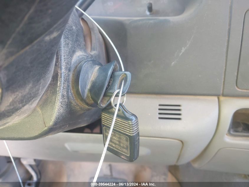 2005 Ford F-350 Lariat/Xl/Xlt VIN: 1FTWW33P55EB33902 Lot: 39544224