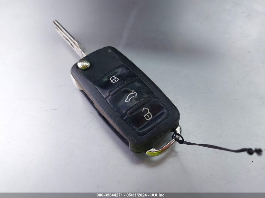 2011 Volkswagen Jetta 2.5L Se VIN: 3VWDZ7AJ5BM050431 Lot: 39544271