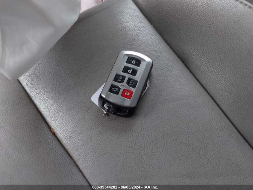2014 TOYOTA SIENNA XLE V6 8 PASSENGER - 5TDYK3DC8ES464497