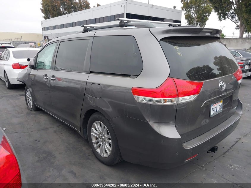2014 TOYOTA SIENNA XLE V6 8 PASSENGER - 5TDYK3DC8ES464497