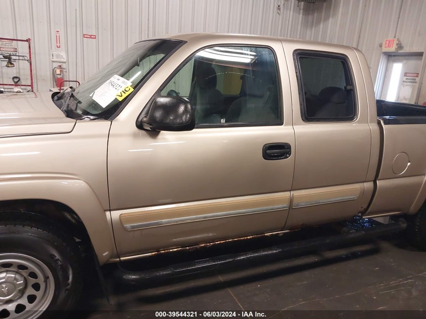 2004 Chevrolet Silverado 1500 Z71 VIN: 2GCEK19T141261022 Lot: 39544321