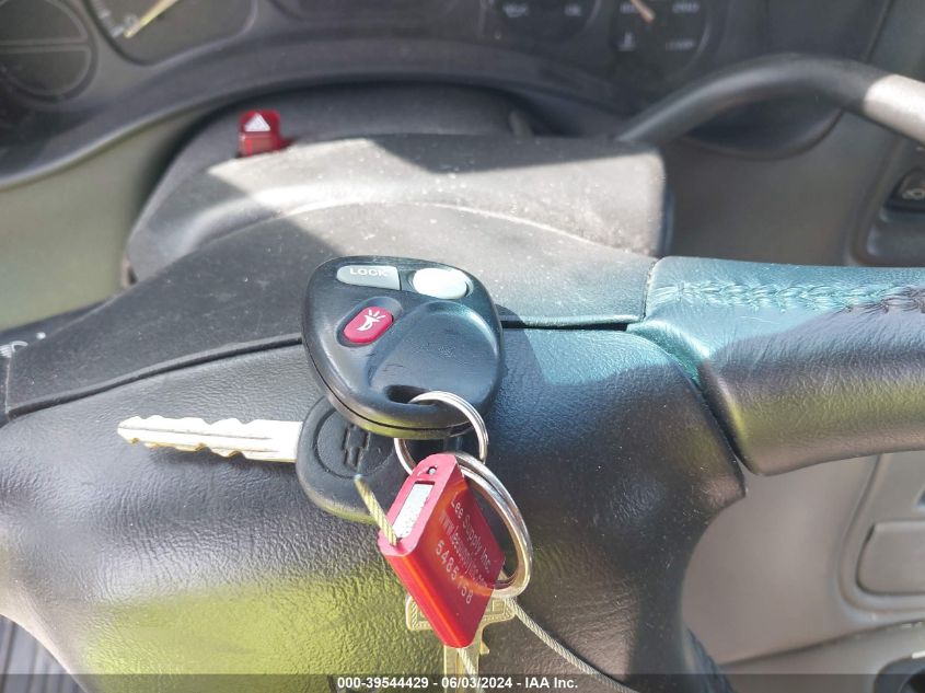 2002 Chevrolet Suburban C1500 VIN: 1GNEC16Z92J301511 Lot: 39544429