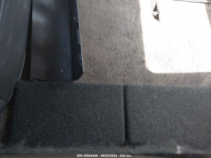 2002 Chevrolet Suburban C1500 VIN: 1GNEC16Z92J301511 Lot: 39544429