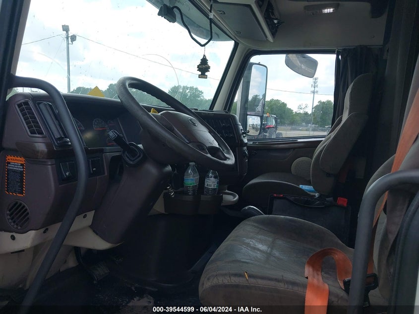 2016 Volvo Vn Vnl VIN: 4V4NC9EH3GN923235 Lot: 39544599