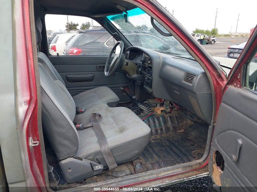 1992 Toyota Pickup 1/2 Ton Sht Wheelbase Dlx VIN: 4TARN01P7NZ028901 Lot: 39544650