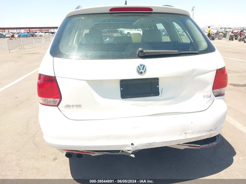 2011 Volkswagen Jetta Sportwagen 2.0L Tdi VIN: 3VWPL7AJ7BM661074 Lot: 39544891