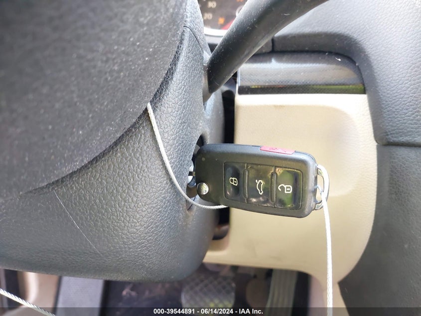 2011 Volkswagen Jetta Sportwagen 2.0L Tdi VIN: 3VWPL7AJ7BM661074 Lot: 39544891