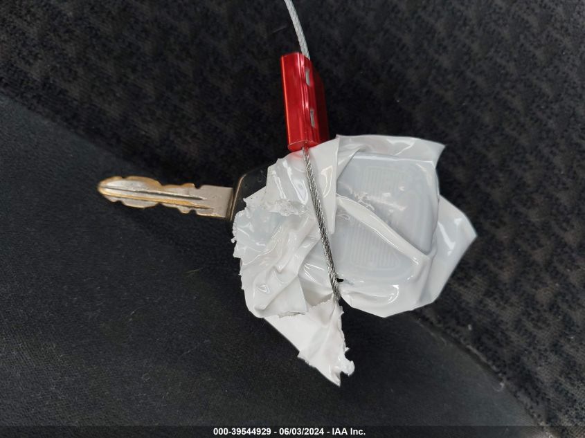 2005 Chrysler Pacifica Touring VIN: 2C4GM68405R256388 Lot: 39544929