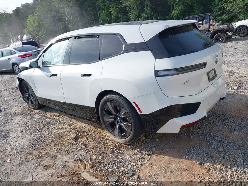 2023 BMW Ix xDrive50 VIN: WB523CF03PCM67216 Lot: 39544942