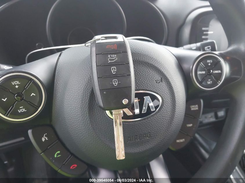 2018 Kia Soul + VIN: KNDJP3A51J7594084 Lot: 39545054