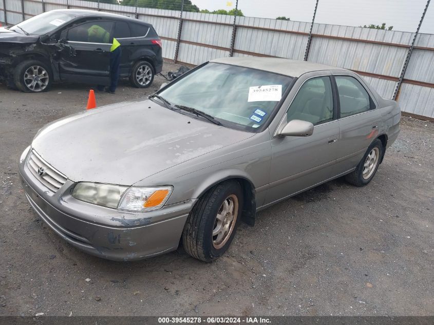 2000 Toyota Camry Le VIN: JT2BG22K2Y0475135 Lot: 39545278