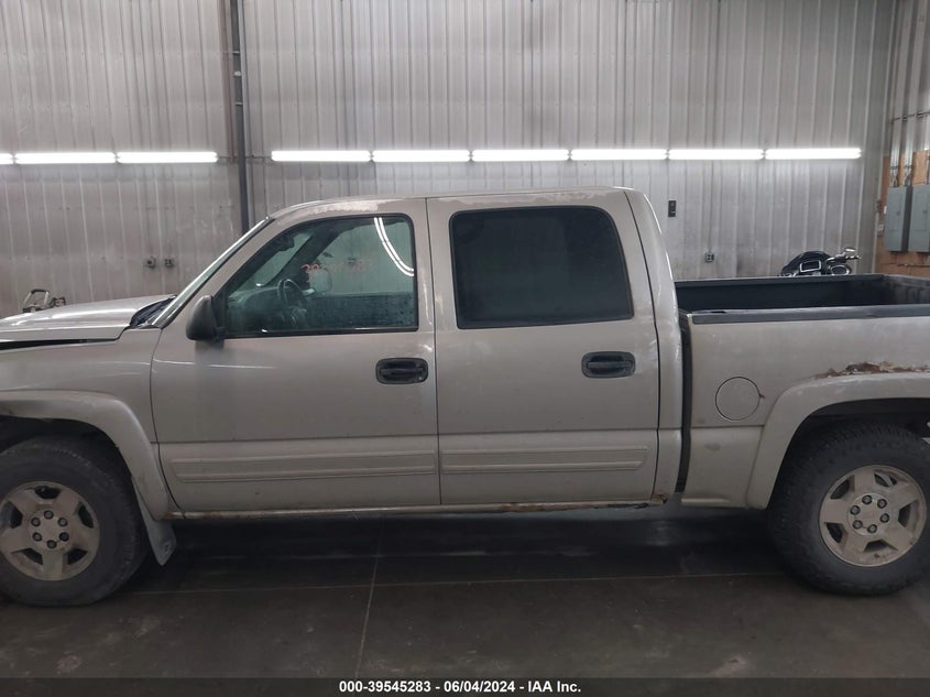 2005 Chevrolet Silverado 1500 Z71 VIN: 2GCEK13T651198896 Lot: 39545283