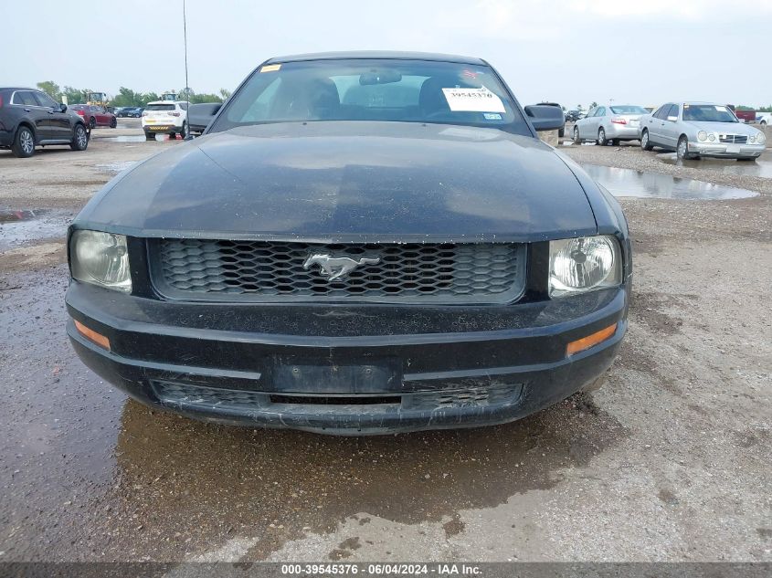 2007 Ford Mustang V6 Deluxe/V6 Premium VIN: 1ZVFT80N275228944 Lot: 39545376
