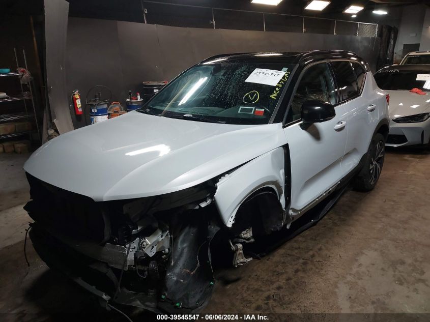 2021 Volvo Xc40 T5 R-Design VIN: YV4162UM0M2401874 Lot: 39545547