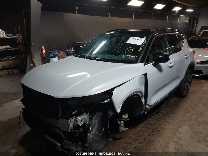 2021 Volvo Xc40 T5 R-Design VIN: YV4162UM0M2401874 Lot: 39545547