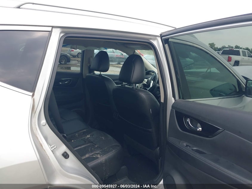 2017 Nissan Rogue Sl VIN: 5N1AT2MV7HC832664 Lot: 39545927