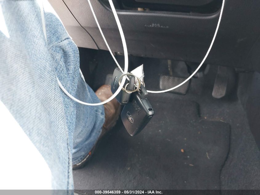 2017 Toyota Rav4 Xle VIN: 2T3WFREV3HW404242 Lot: 39546359