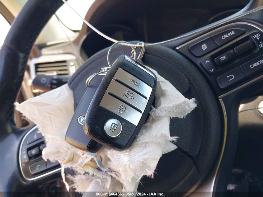 2017 Kia Optima Hybrid VIN: KNAGT4LE9H5017539 Lot: 39546456